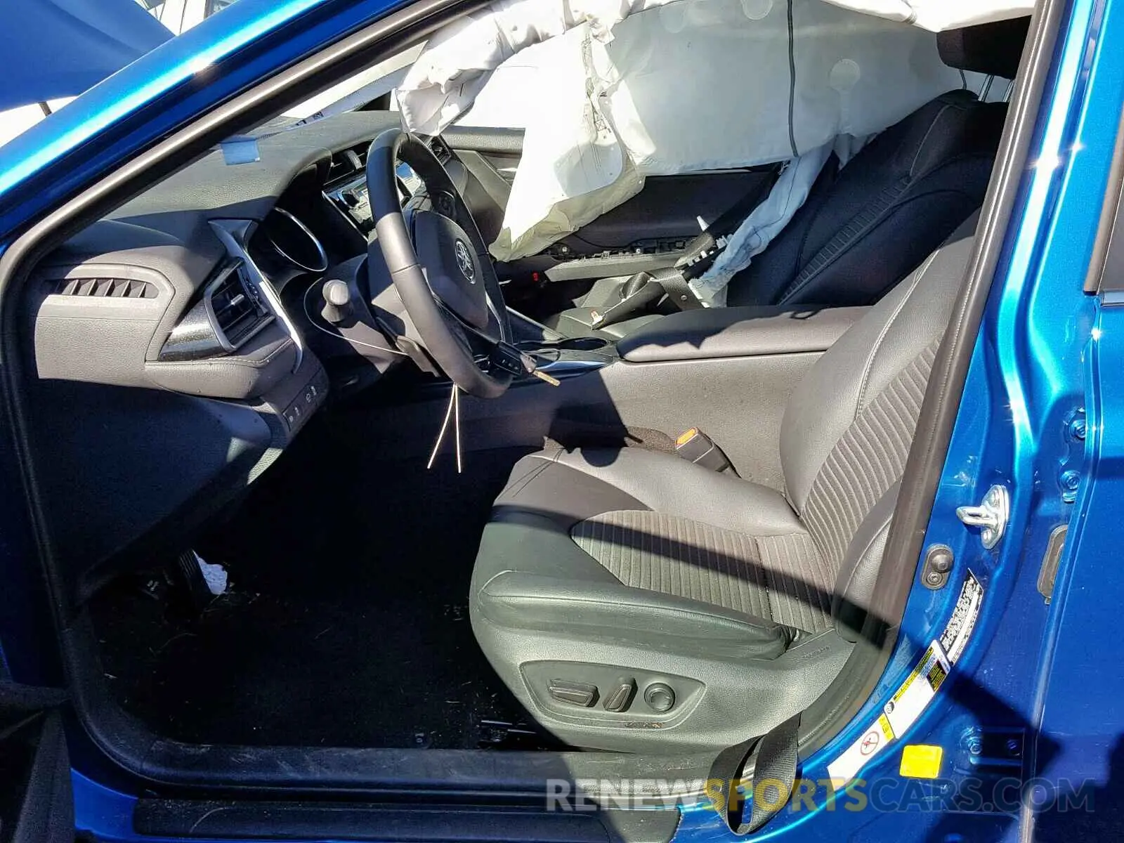5 fotografías del automóvil dañado 4T1B11HK0KU169539 TOYOTA CAMRY 2019
