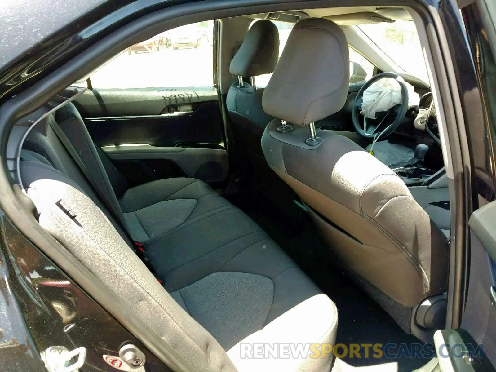 6 fotografías del automóvil dañado 4T1B11HK0KU171632 TOYOTA CAMRY 2019