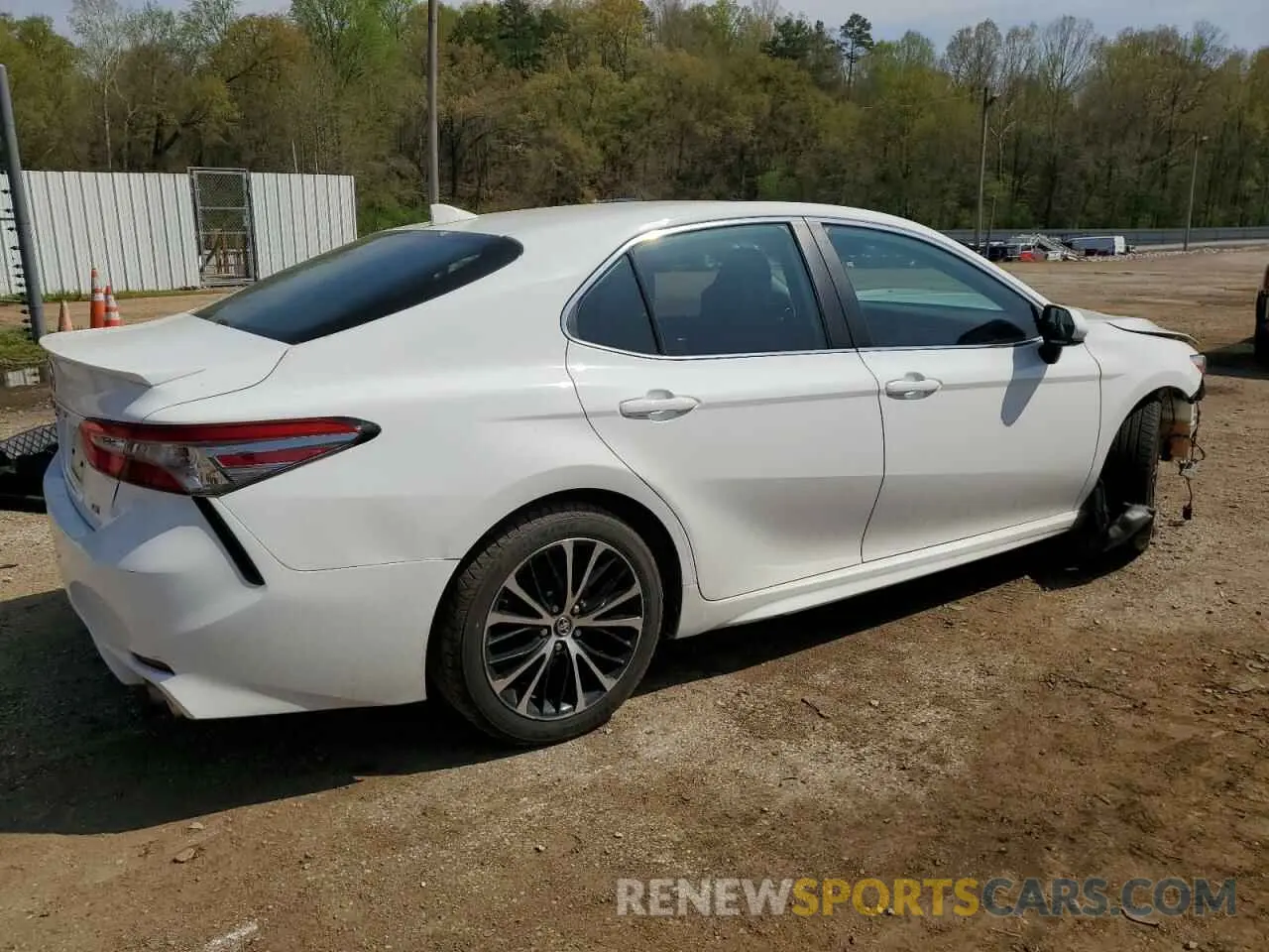 3 fotografías del automóvil dañado 4T1B11HK0KU173428 TOYOTA CAMRY 2019