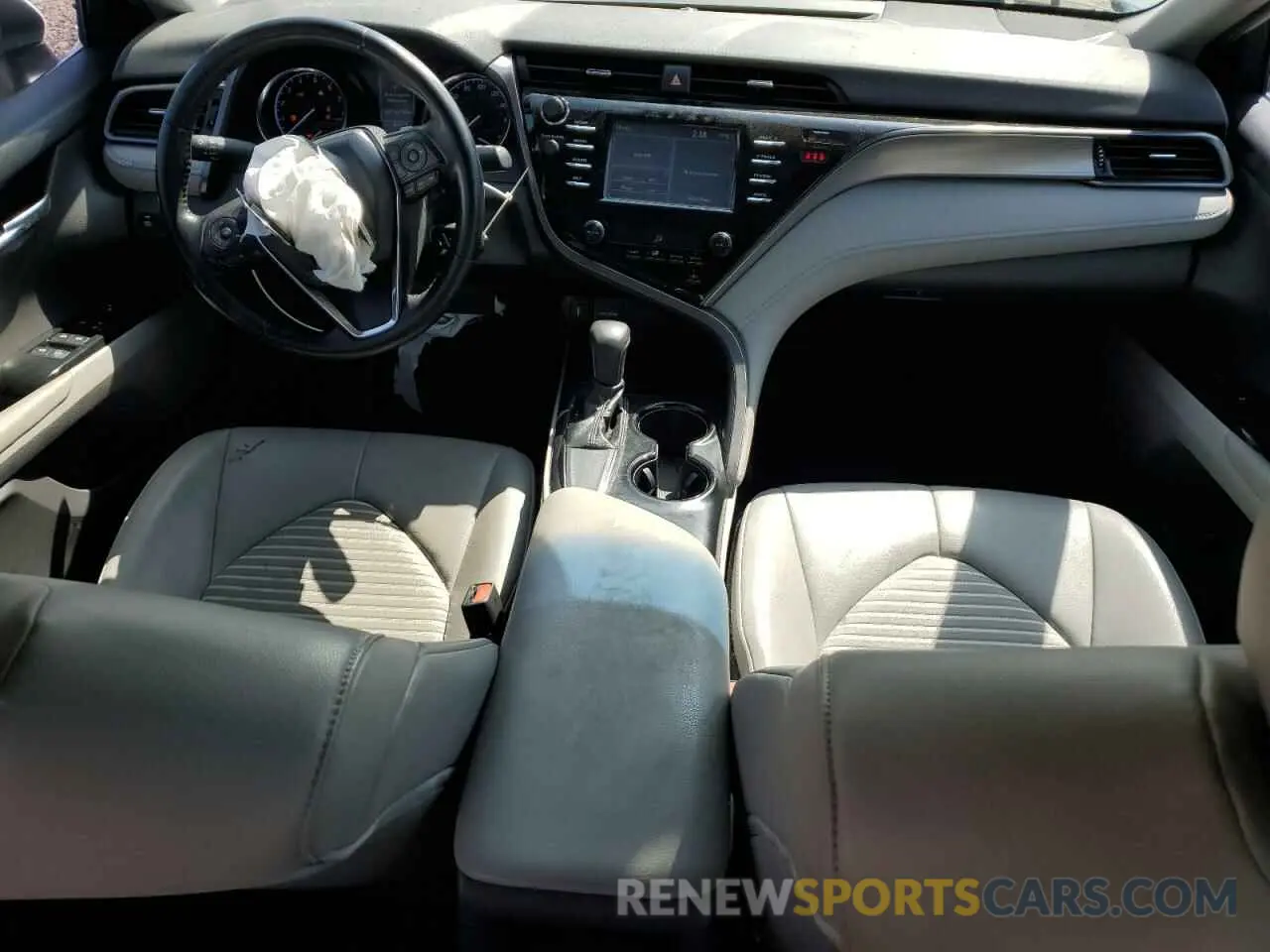 8 fotografías del automóvil dañado 4T1B11HK0KU173428 TOYOTA CAMRY 2019
