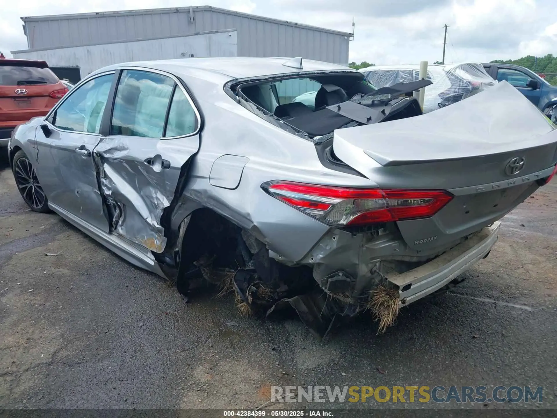 3 fotografías del automóvil dañado 4T1B11HK0KU173834 TOYOTA CAMRY 2019