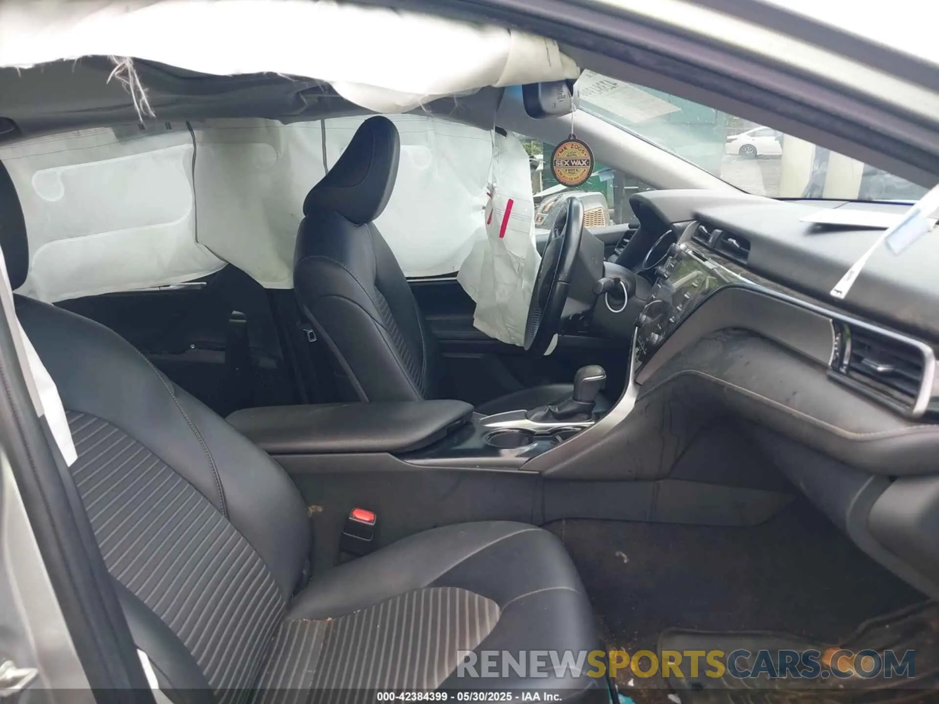 5 fotografías del automóvil dañado 4T1B11HK0KU173834 TOYOTA CAMRY 2019