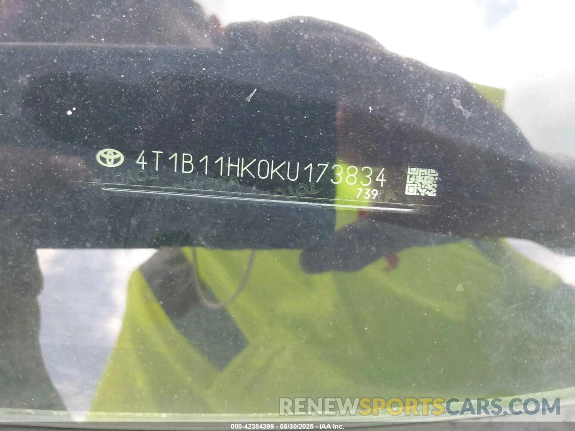 9 fotografías del automóvil dañado 4T1B11HK0KU173834 TOYOTA CAMRY 2019