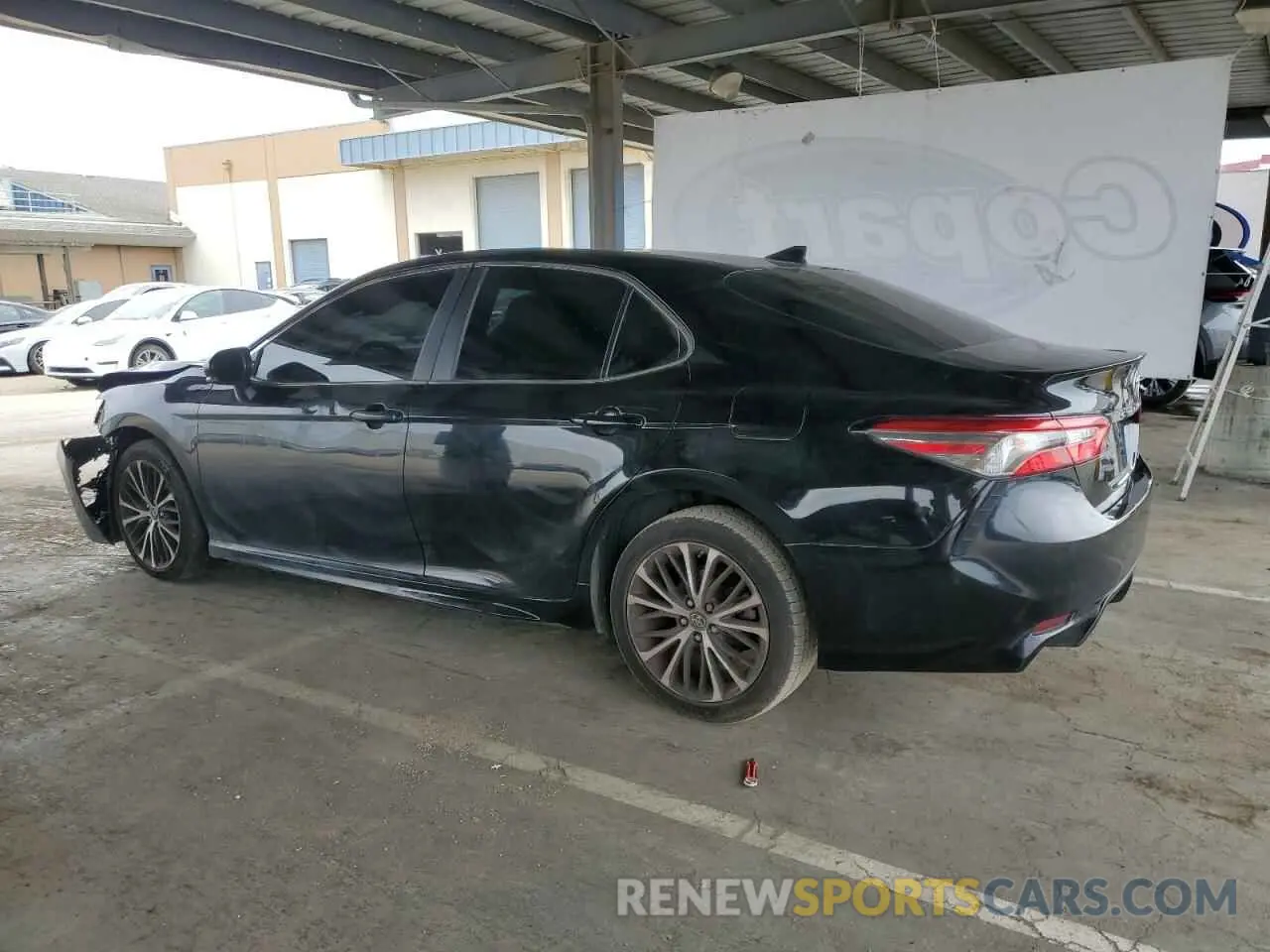 2 fotografías del automóvil dañado 4T1B11HK0KU199902 TOYOTA CAMRY 2019