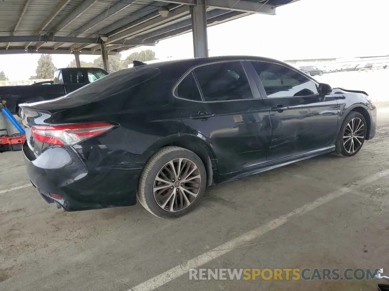 3 fotografías del automóvil dañado 4T1B11HK0KU199902 TOYOTA CAMRY 2019