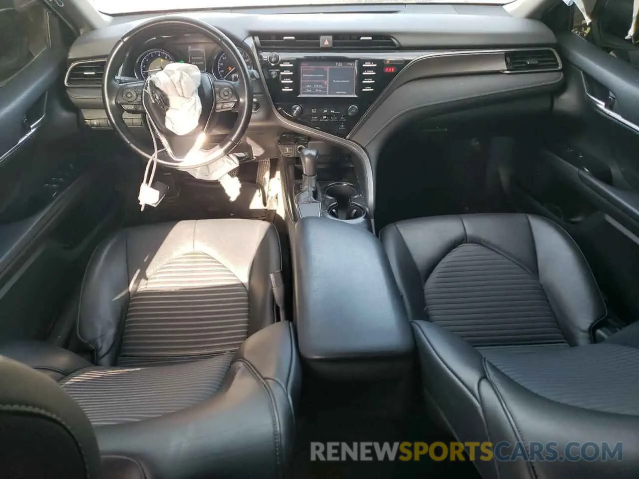 8 fotografías del automóvil dañado 4T1B11HK0KU199902 TOYOTA CAMRY 2019