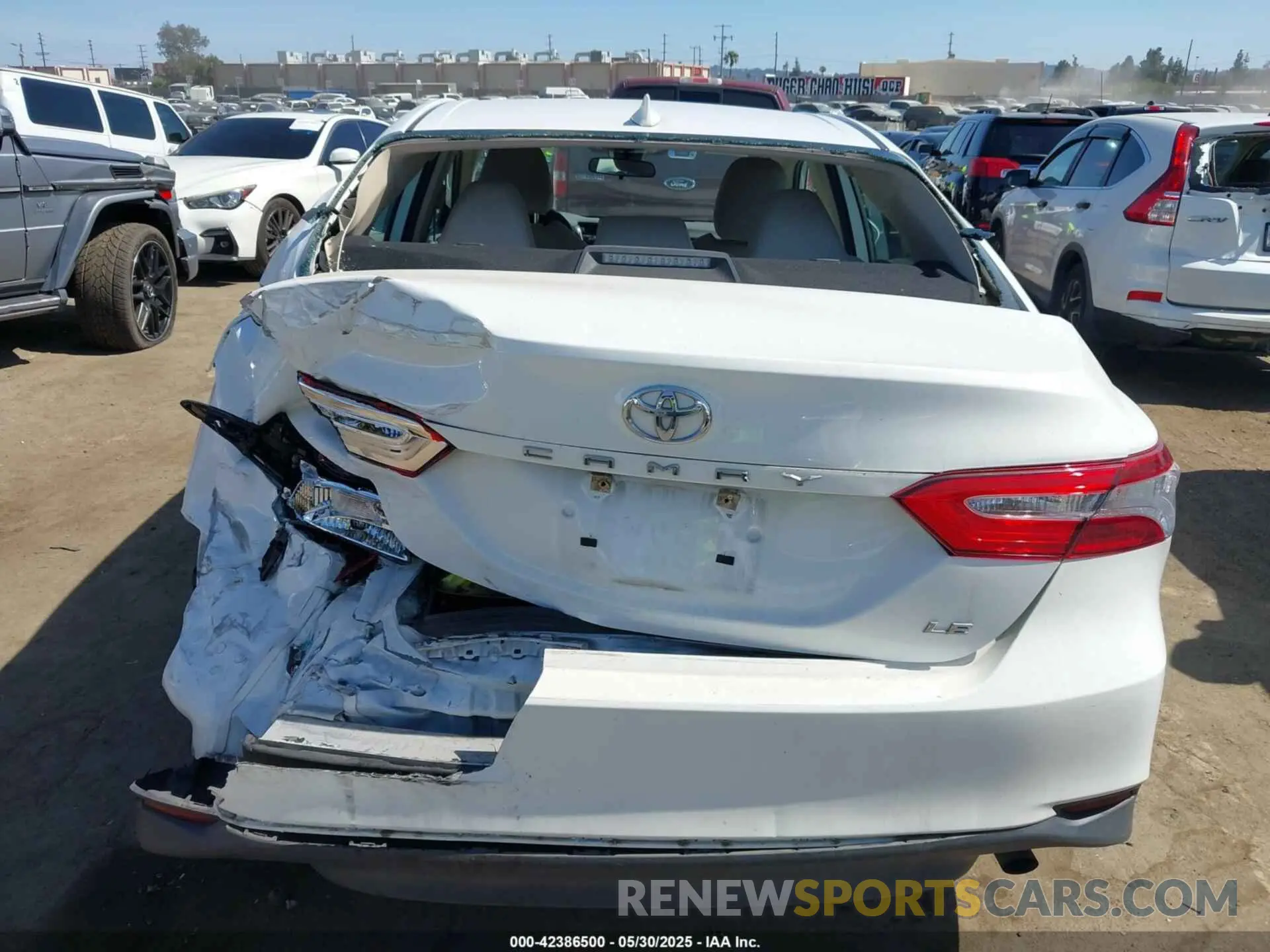 16 fotografías del automóvil dañado 4T1B11HK0KU204029 TOYOTA CAMRY 2019