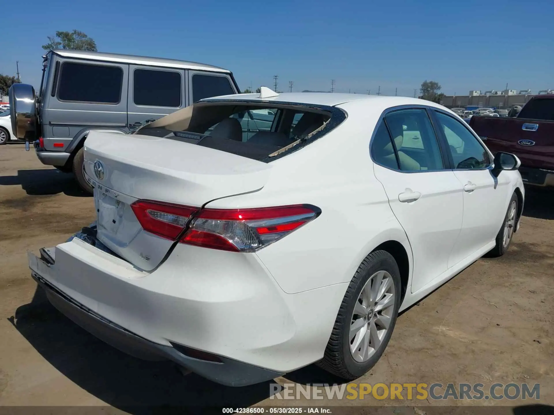4 fotografías del automóvil dañado 4T1B11HK0KU204029 TOYOTA CAMRY 2019