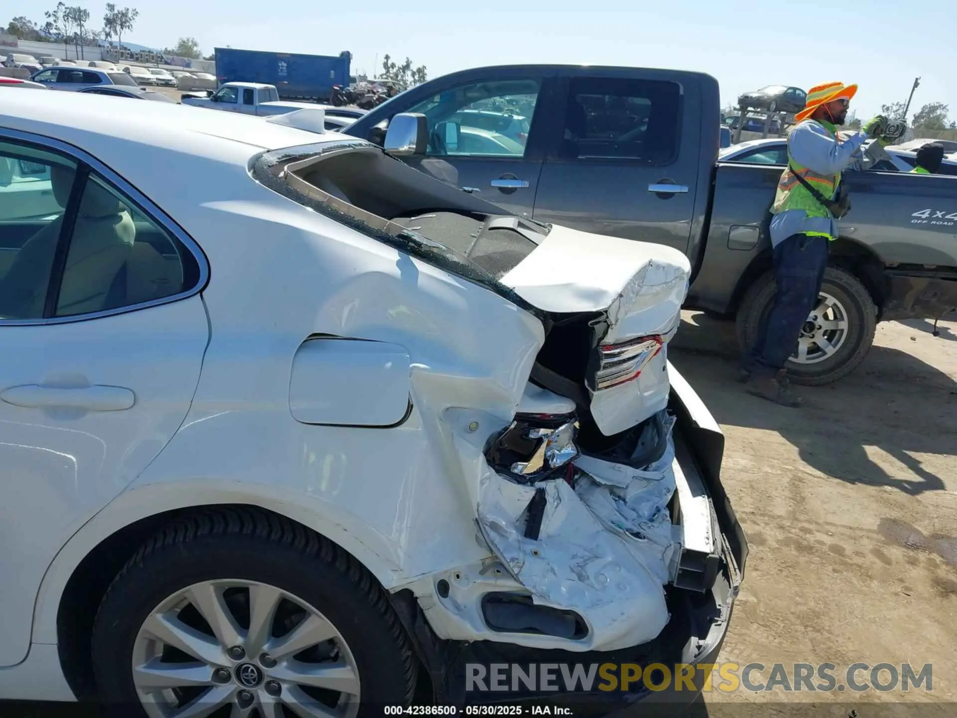 6 fotografías del automóvil dañado 4T1B11HK0KU204029 TOYOTA CAMRY 2019