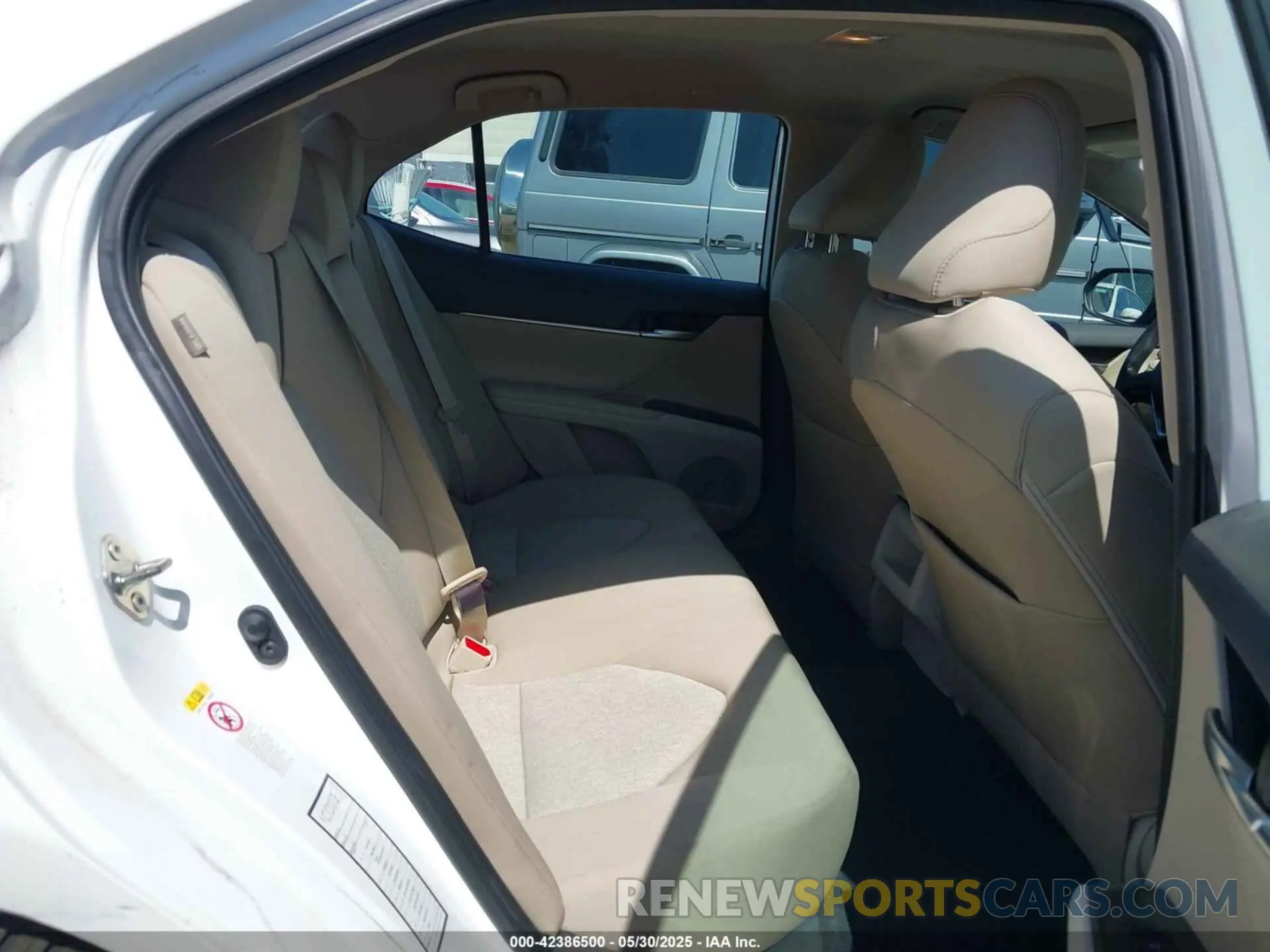 8 fotografías del automóvil dañado 4T1B11HK0KU204029 TOYOTA CAMRY 2019