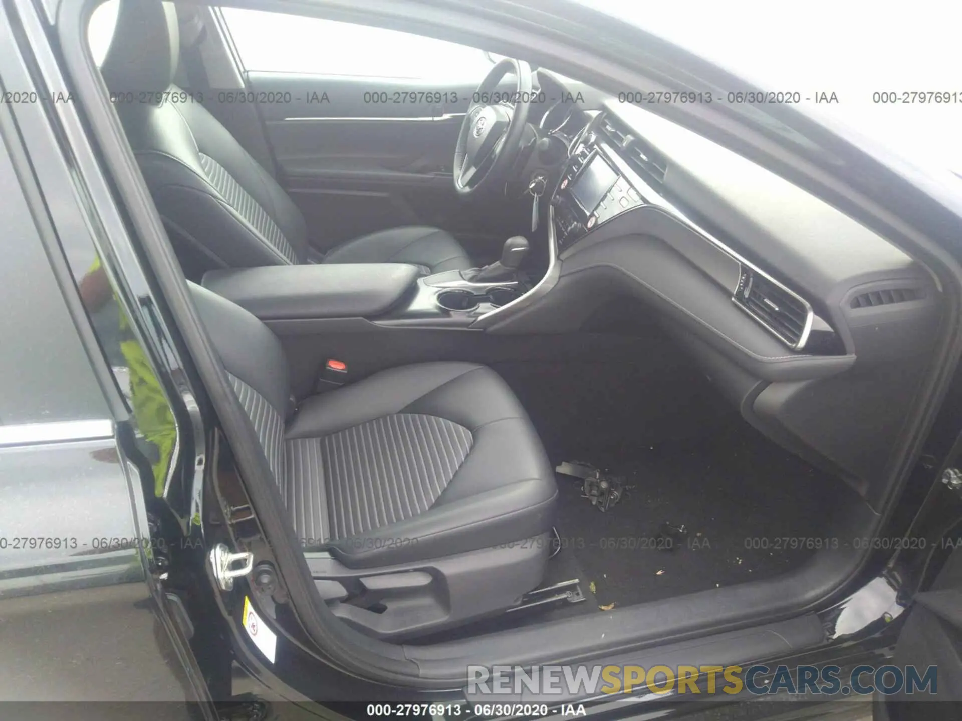 5 fotografías del automóvil dañado 4T1B11HK0KU204418 TOYOTA CAMRY 2019