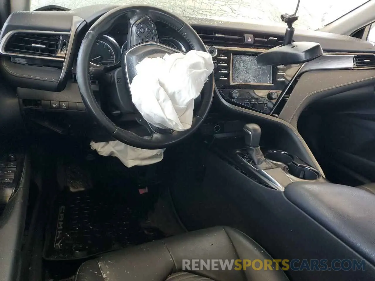 8 fotografías del automóvil dañado 4T1B11HK0KU207724 TOYOTA CAMRY 2019
