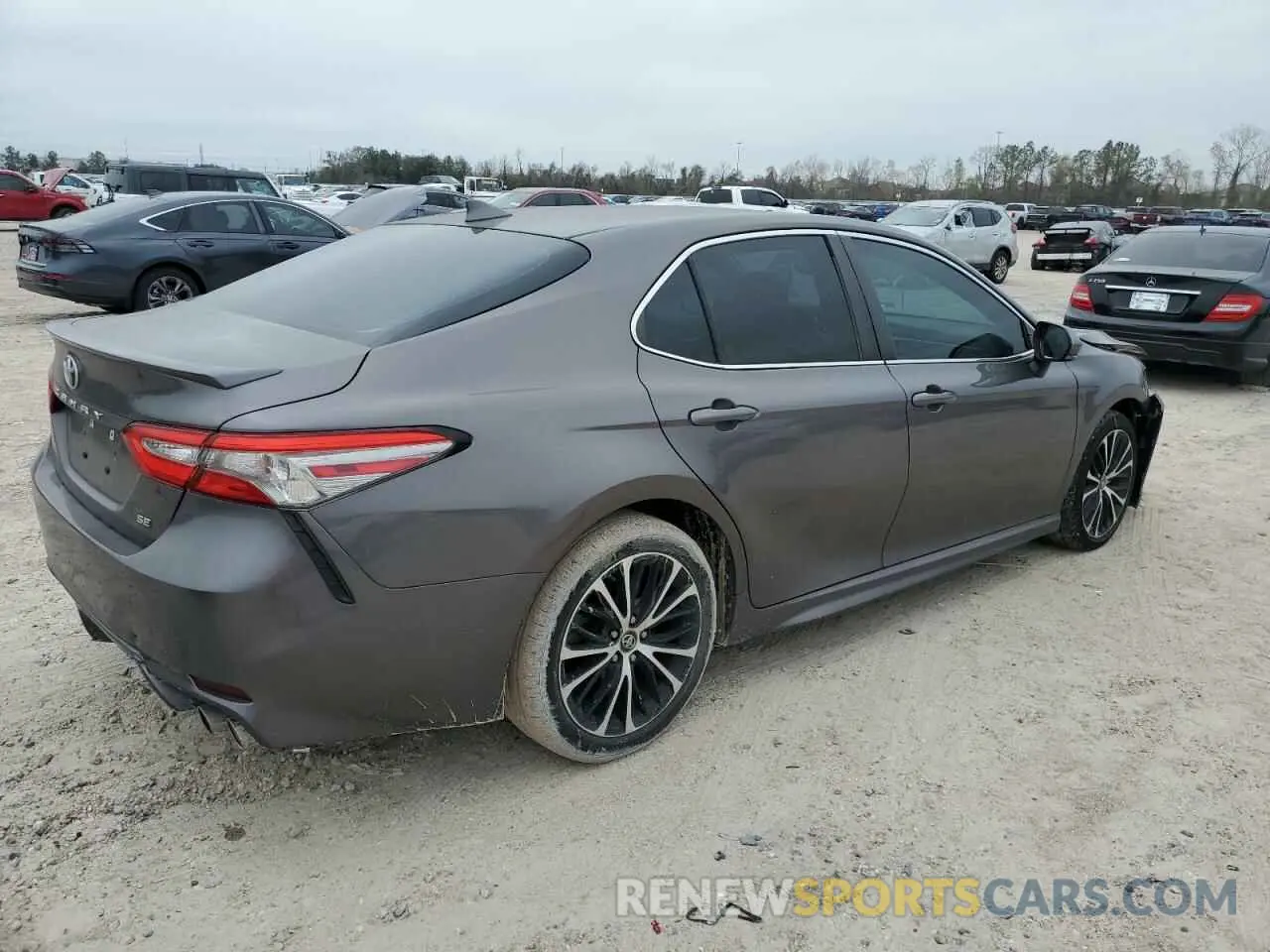 3 fotografías del automóvil dañado 4T1B11HK0KU208694 TOYOTA CAMRY 2019