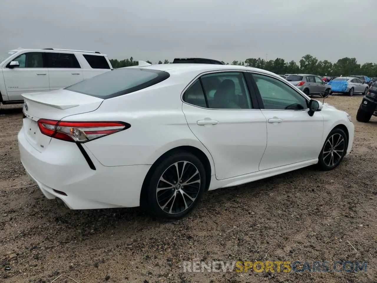 3 fotografías del automóvil dañado 4T1B11HK0KU210543 TOYOTA CAMRY 2019