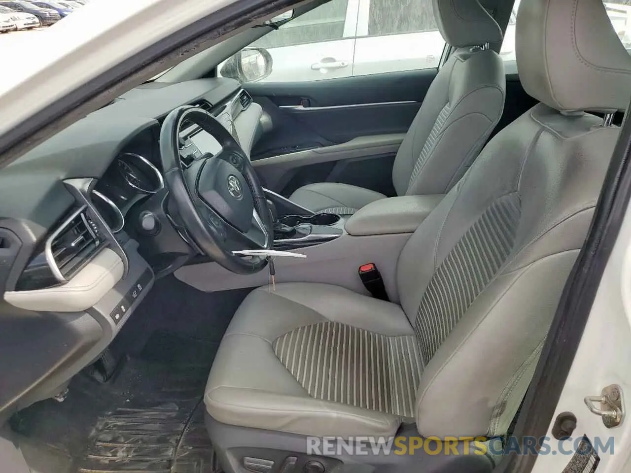 7 fotografías del automóvil dañado 4T1B11HK0KU210543 TOYOTA CAMRY 2019