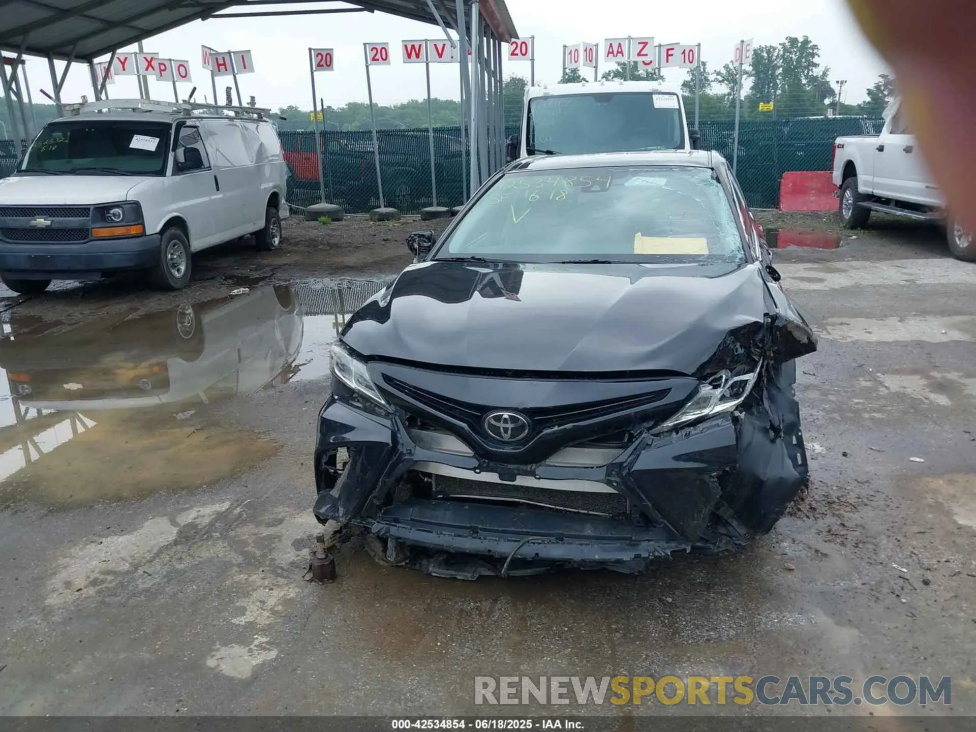 11 fotografías del automóvil dañado 4T1B11HK0KU211269 TOYOTA CAMRY 2019