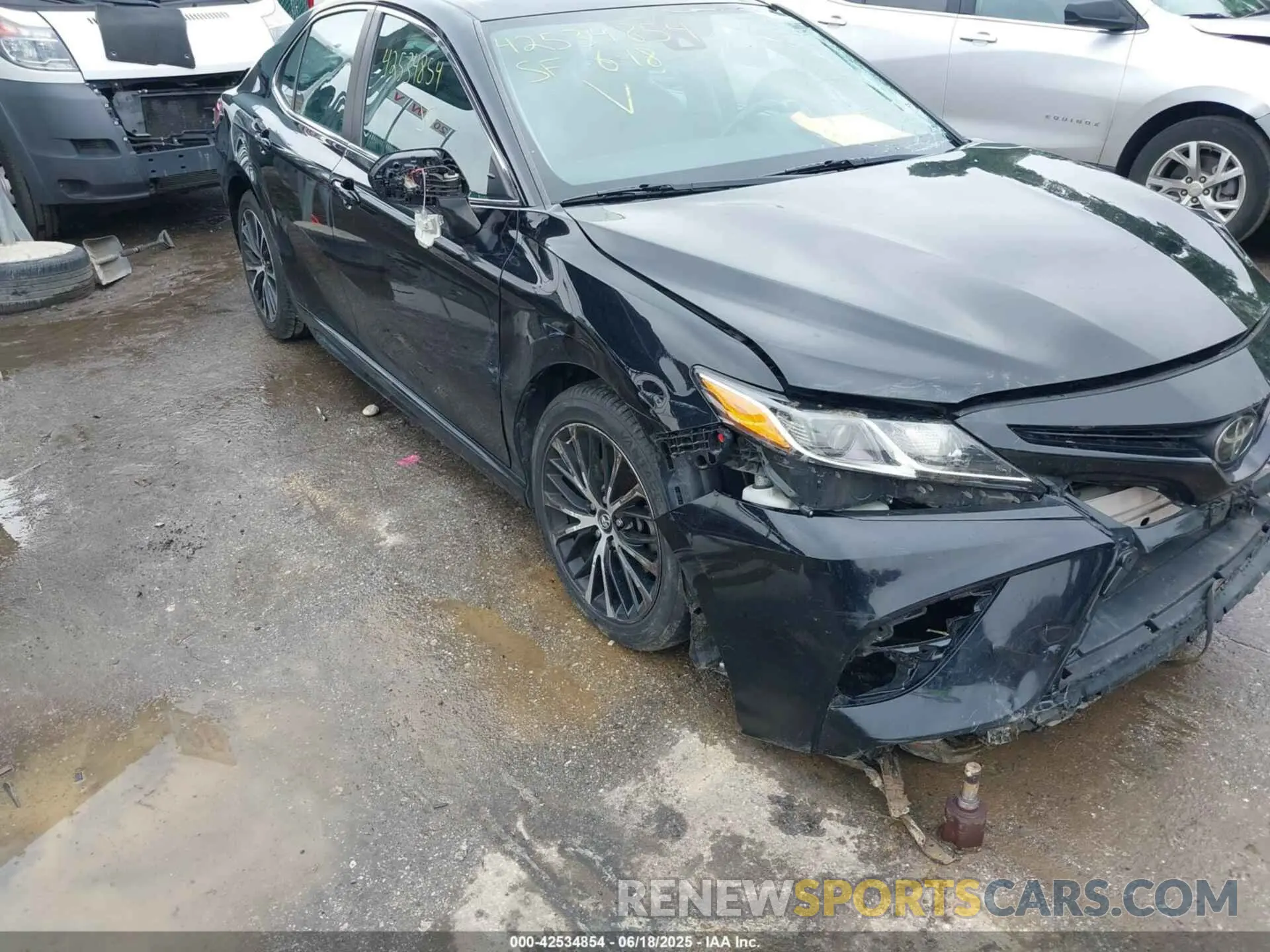 17 fotografías del automóvil dañado 4T1B11HK0KU211269 TOYOTA CAMRY 2019