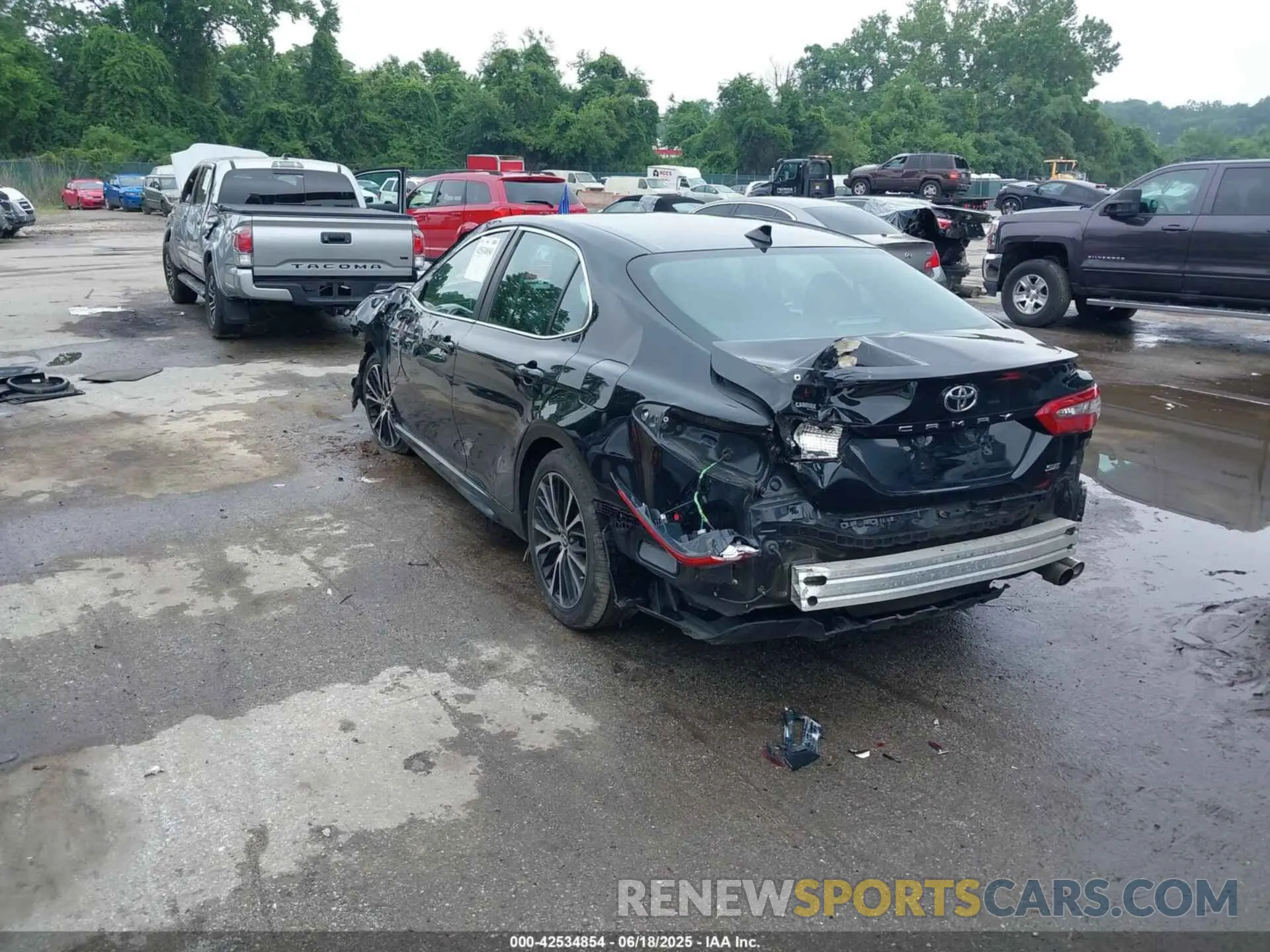 3 fotografías del automóvil dañado 4T1B11HK0KU211269 TOYOTA CAMRY 2019