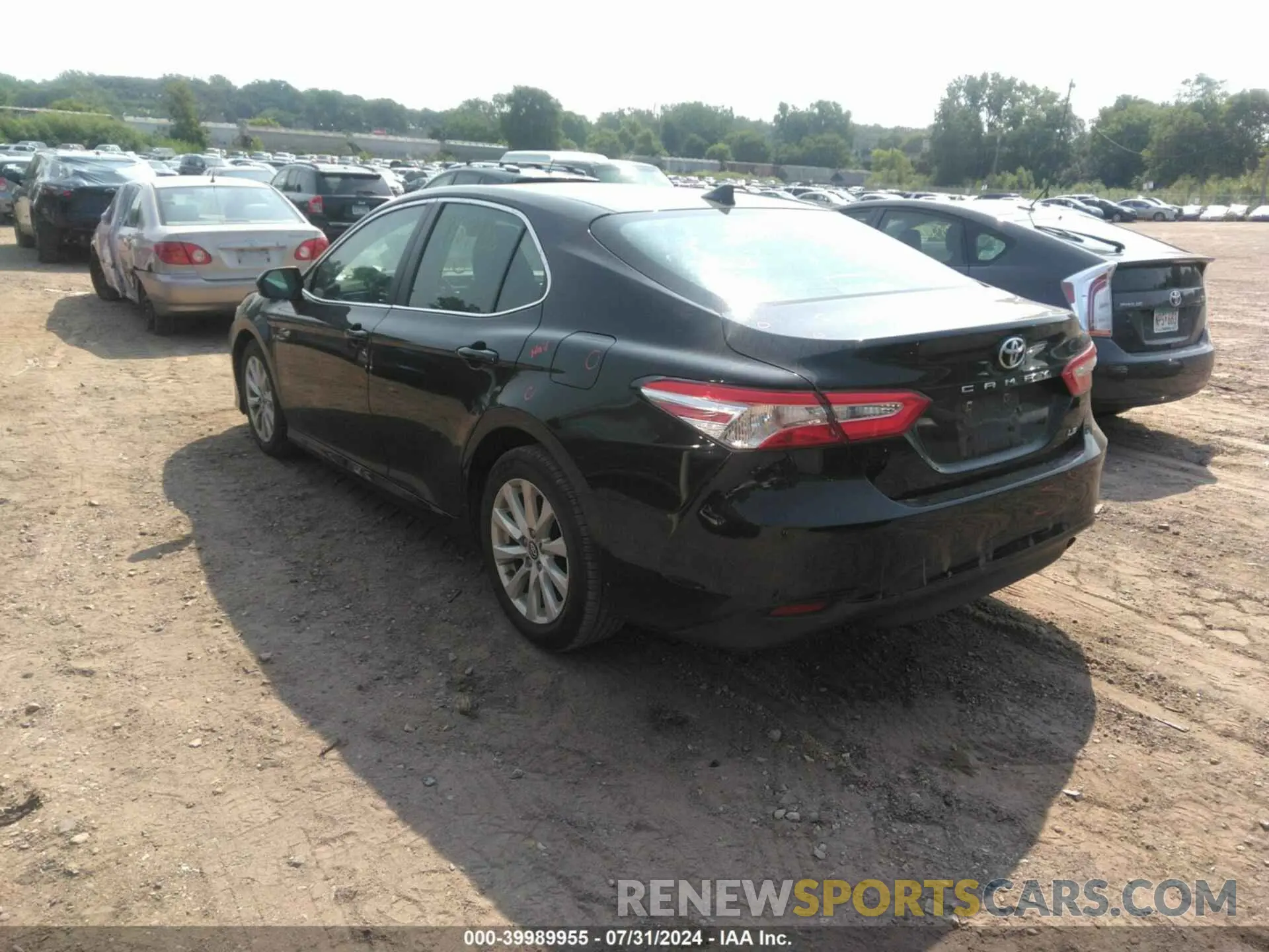 3 fotografías del automóvil dañado 4T1B11HK0KU215399 TOYOTA CAMRY 2019