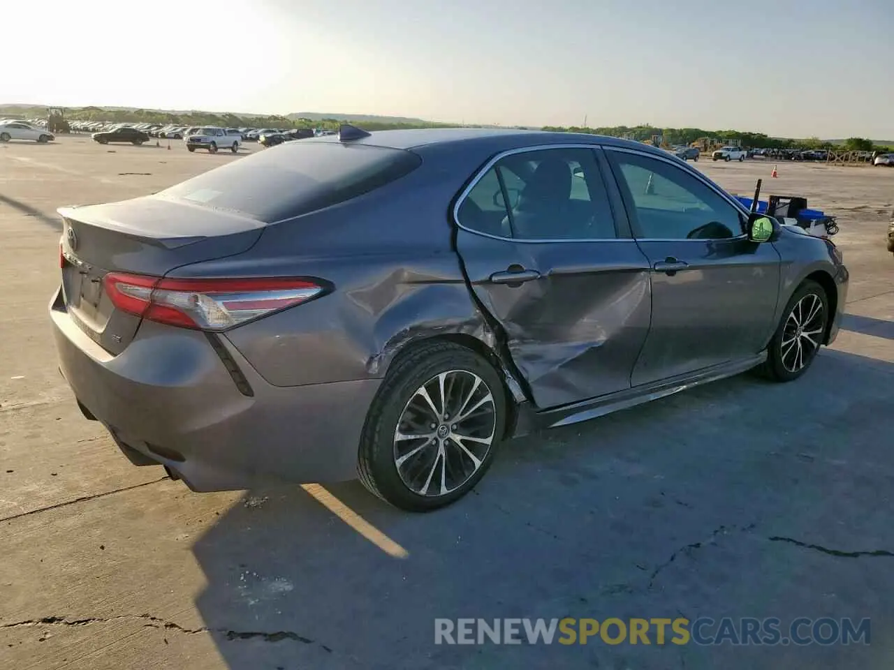 3 fotografías del automóvil dañado 4T1B11HK0KU227245 TOYOTA CAMRY 2019