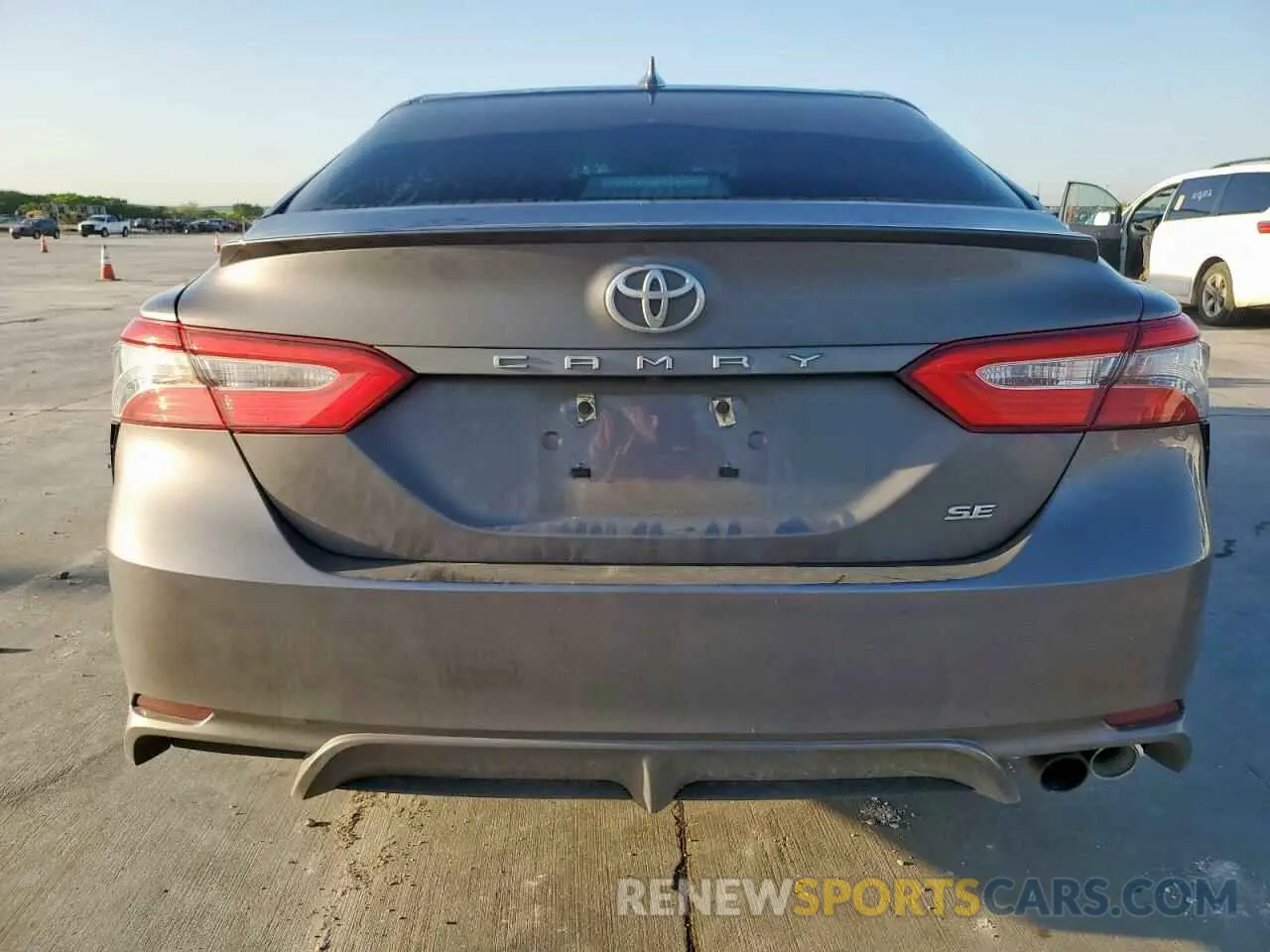 6 fotografías del automóvil dañado 4T1B11HK0KU227245 TOYOTA CAMRY 2019