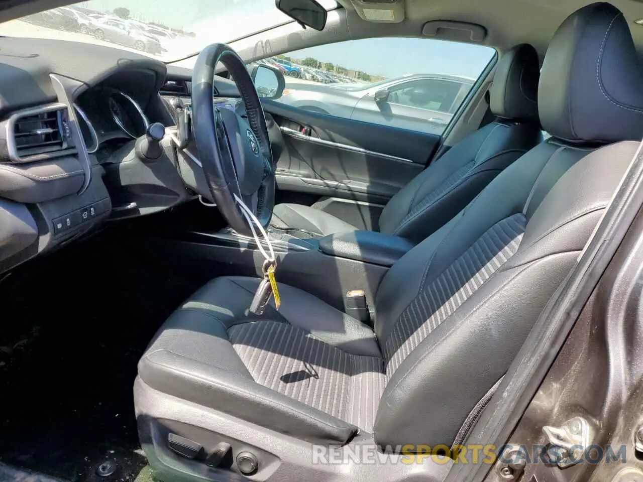 7 fotografías del automóvil dañado 4T1B11HK0KU227245 TOYOTA CAMRY 2019
