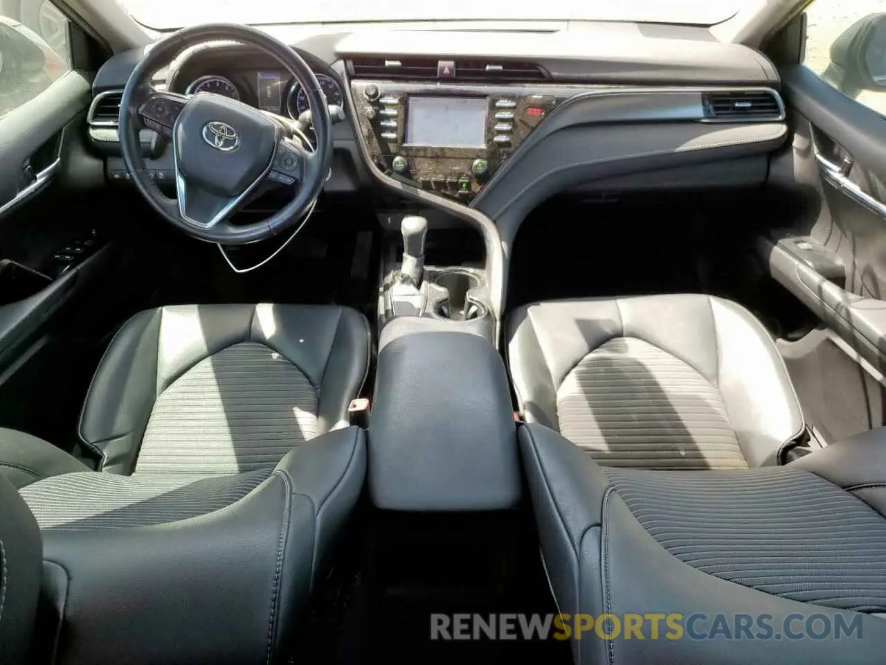 8 fotografías del automóvil dañado 4T1B11HK0KU227245 TOYOTA CAMRY 2019