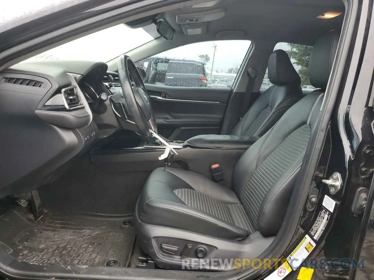 7 fotografías del automóvil dañado 4T1B11HK0KU233935 TOYOTA CAMRY 2019