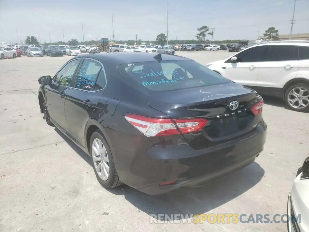 3 fotografías del automóvil dañado 4T1B11HK0KU236687 TOYOTA CAMRY 2019