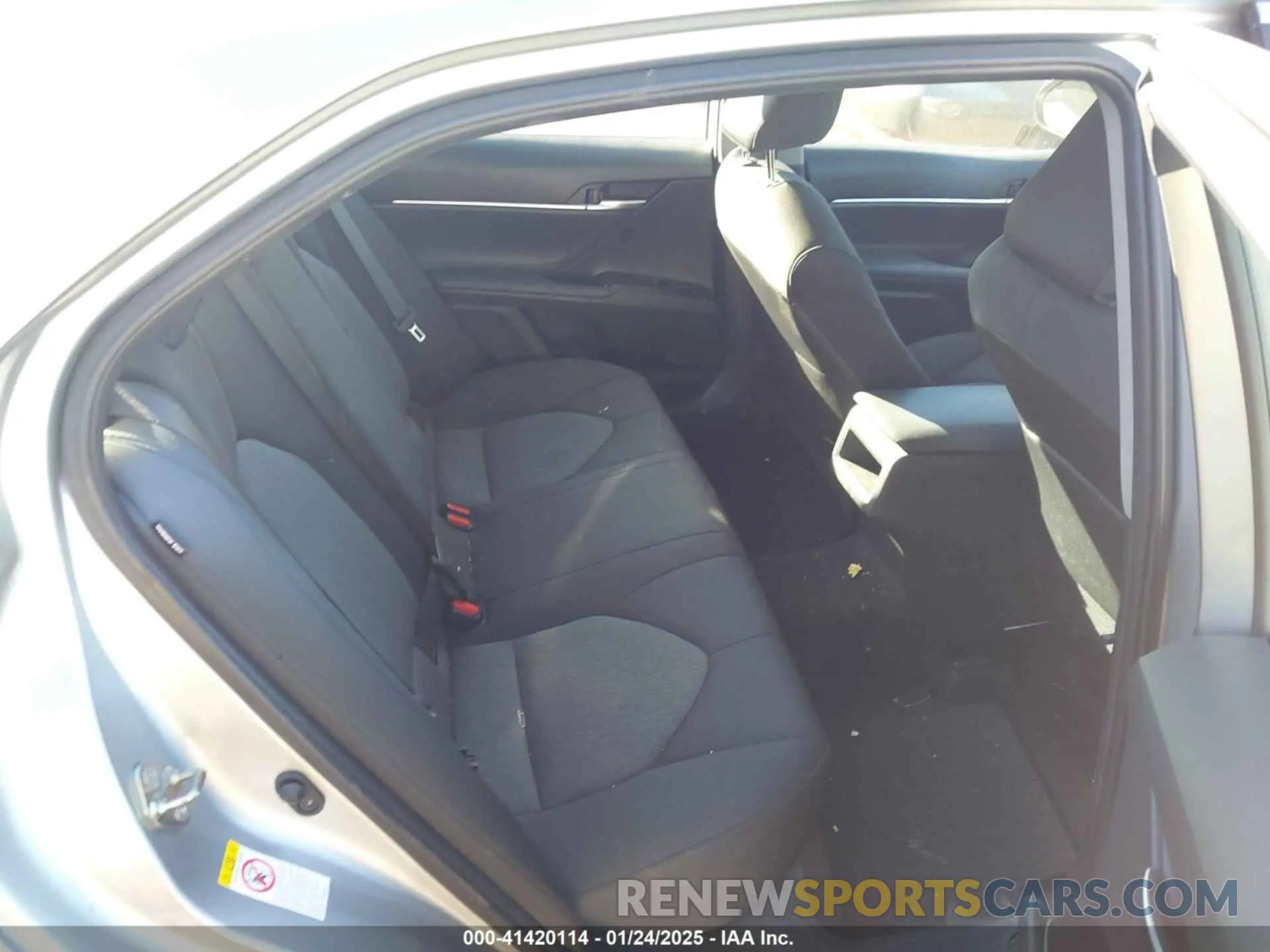 8 fotografías del automóvil dañado 4T1B11HK0KU238102 TOYOTA CAMRY 2019