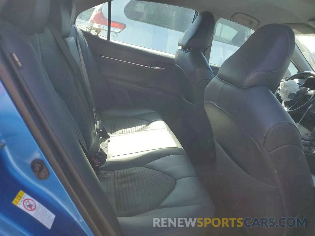 10 fotografías del automóvil dañado 4T1B11HK0KU242327 TOYOTA CAMRY 2019