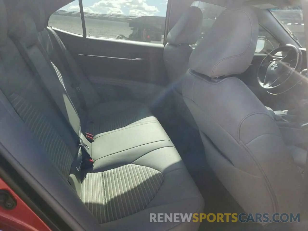 10 fotografías del automóvil dañado 4T1B11HK0KU244336 TOYOTA CAMRY 2019