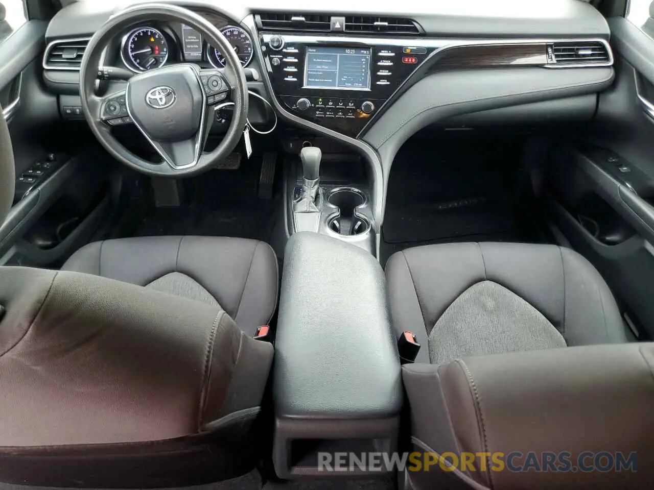 8 fotografías del automóvil dañado 4T1B11HK0KU263680 TOYOTA CAMRY 2019