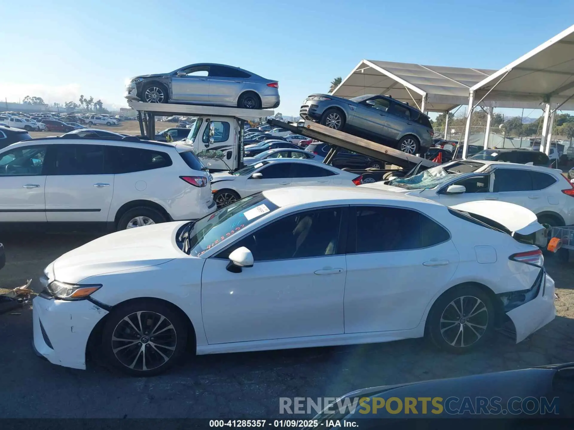 14 fotografías del automóvil dañado 4T1B11HK0KU264747 TOYOTA CAMRY 2019