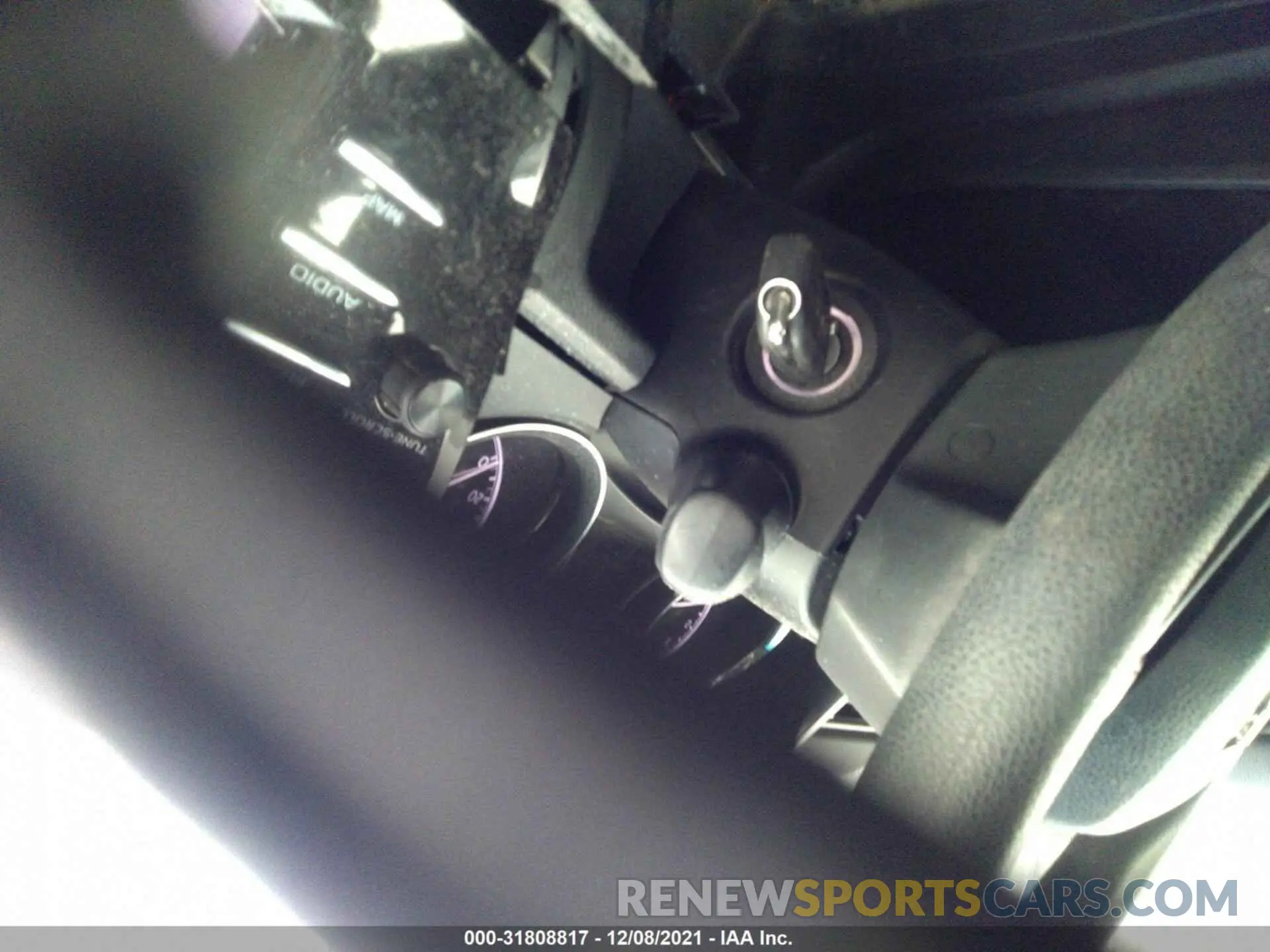 11 fotografías del automóvil dañado 4T1B11HK0KU266028 TOYOTA CAMRY 2019