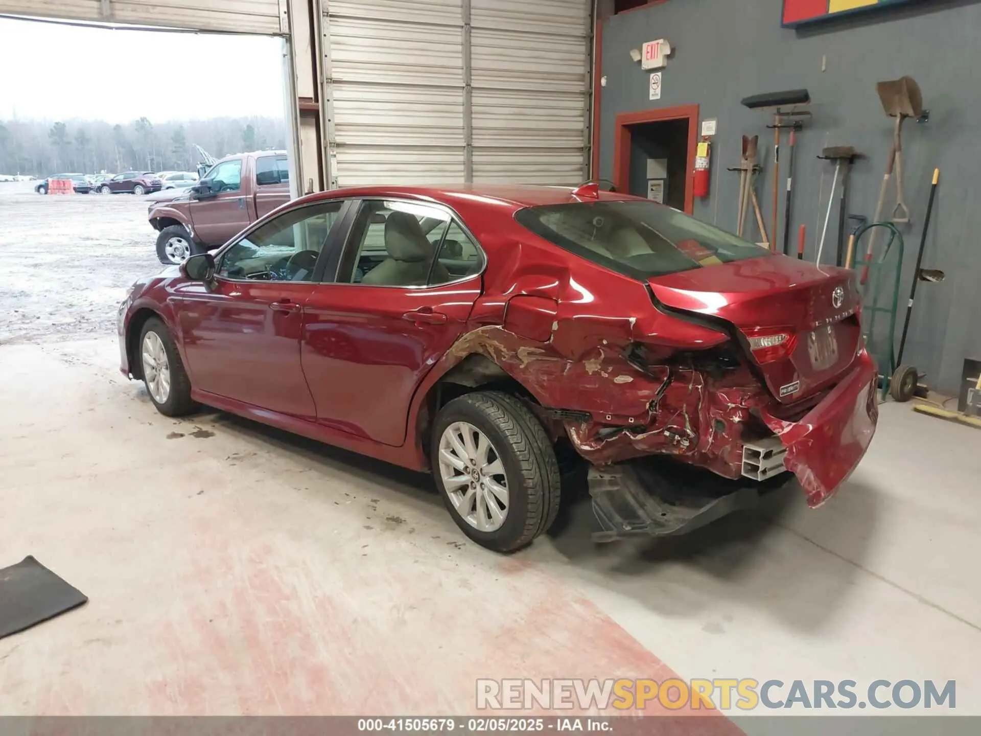 3 fotografías del automóvil dañado 4T1B11HK0KU268071 TOYOTA CAMRY 2019