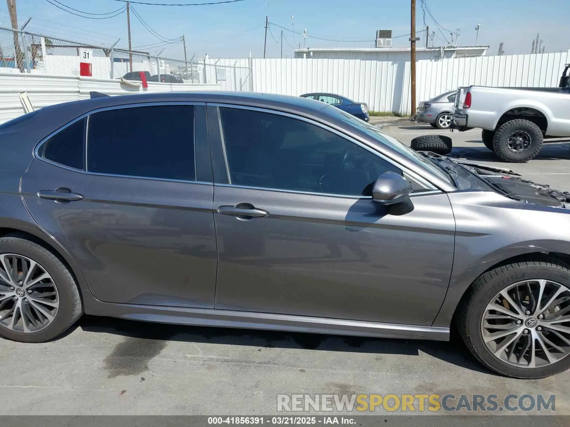 14 fotografías del automóvil dañado 4T1B11HK0KU271438 TOYOTA CAMRY 2019