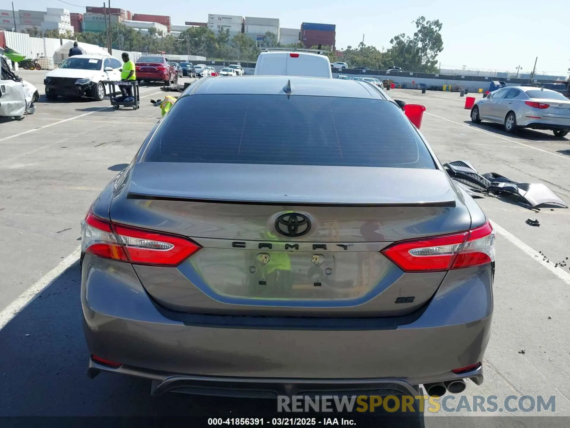 17 fotografías del automóvil dañado 4T1B11HK0KU271438 TOYOTA CAMRY 2019
