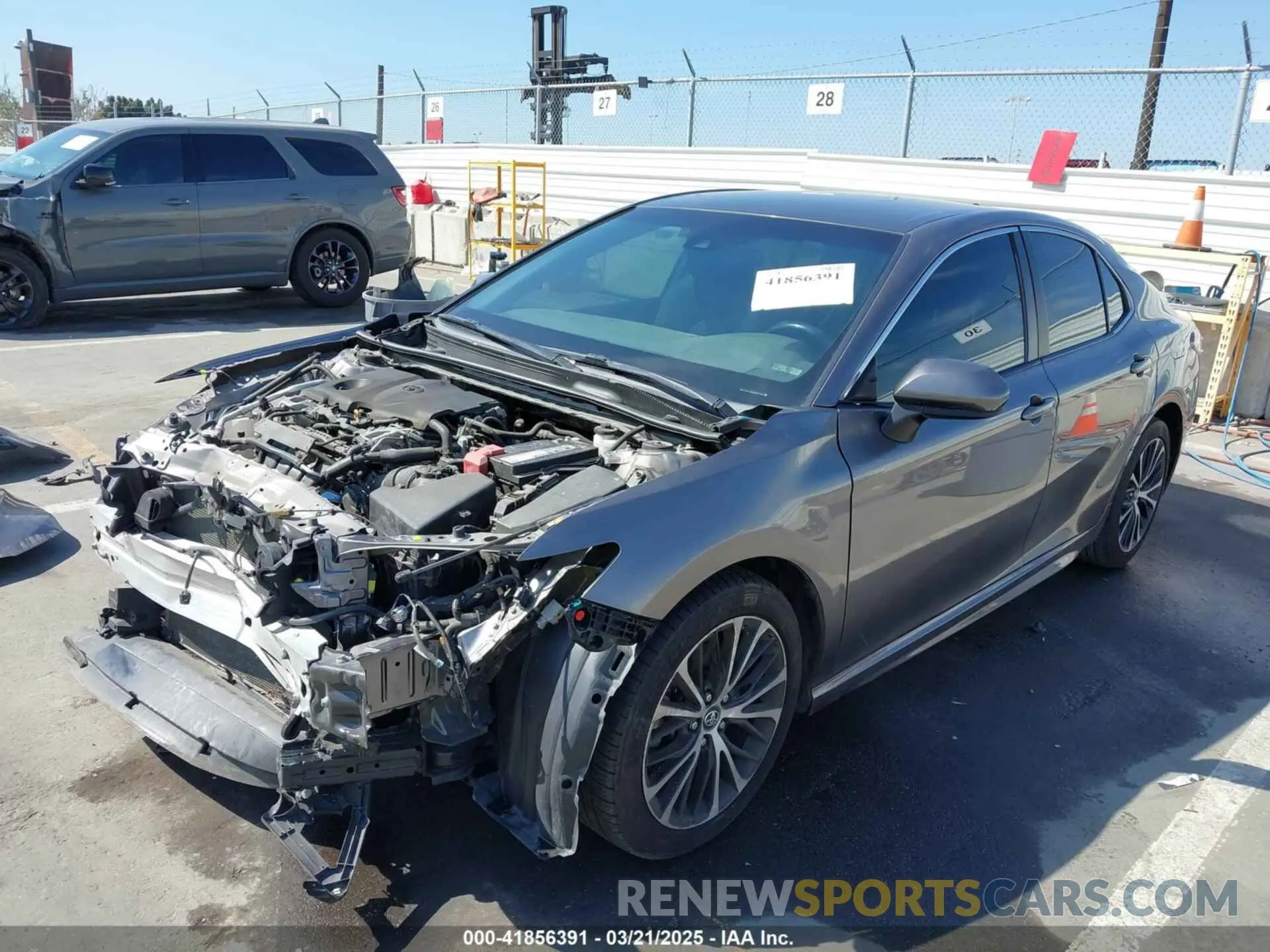 2 fotografías del automóvil dañado 4T1B11HK0KU271438 TOYOTA CAMRY 2019