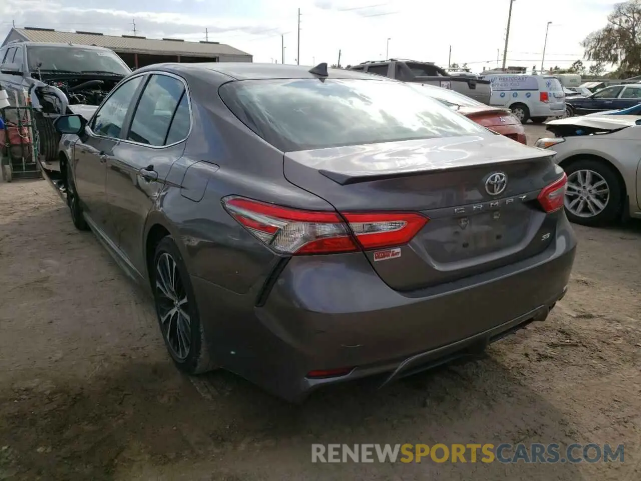 3 fotografías del automóvil dañado 4T1B11HK0KU271844 TOYOTA CAMRY 2019