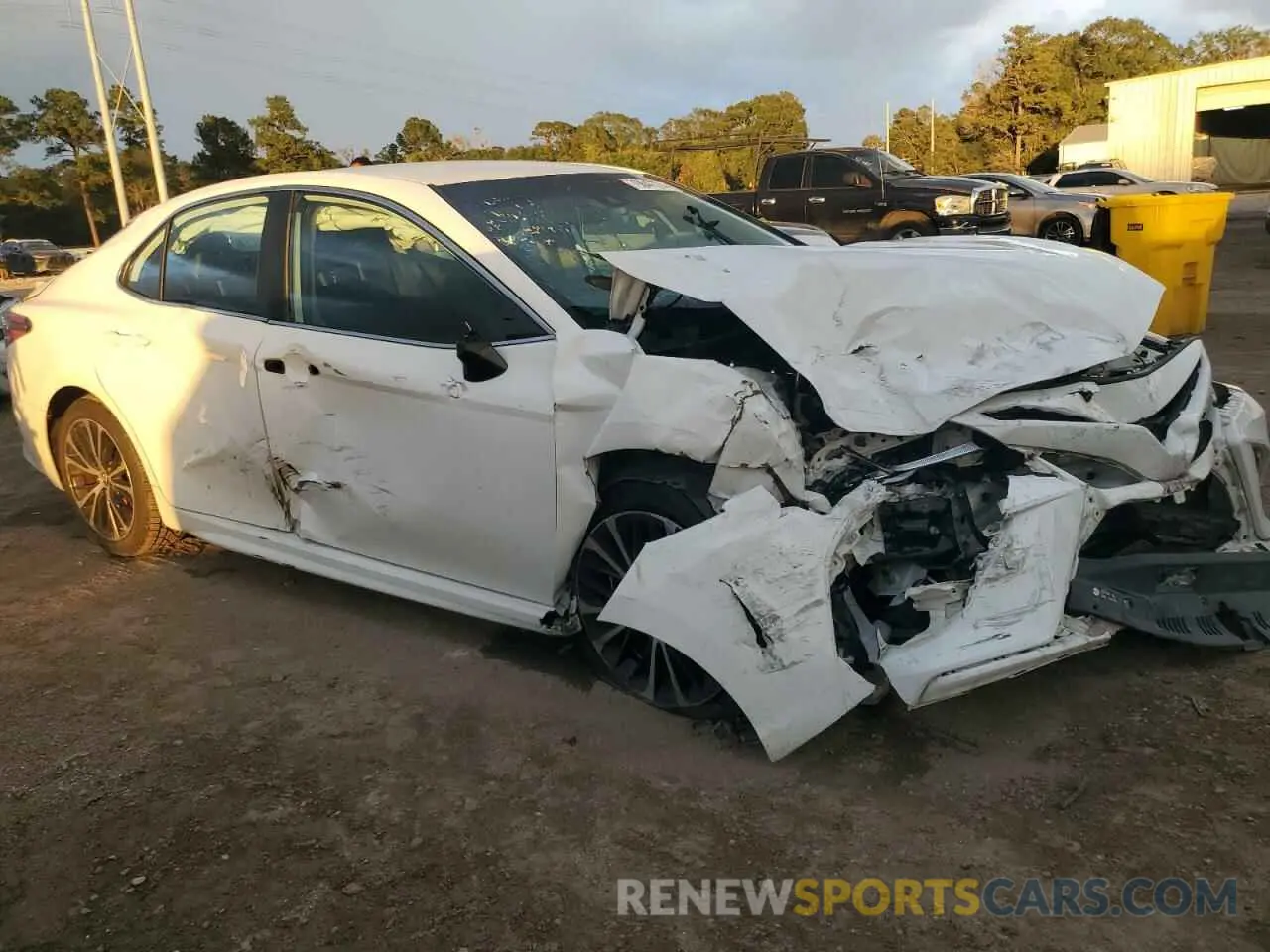 4 fotografías del automóvil dañado 4T1B11HK0KU272749 TOYOTA CAMRY 2019