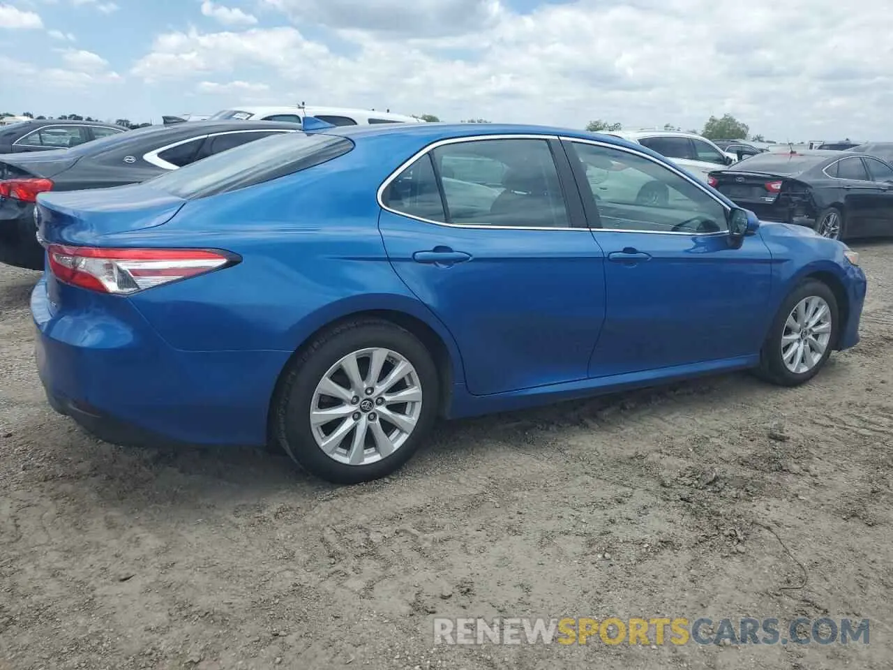 3 fotografías del automóvil dañado 4T1B11HK0KU274307 TOYOTA CAMRY 2019