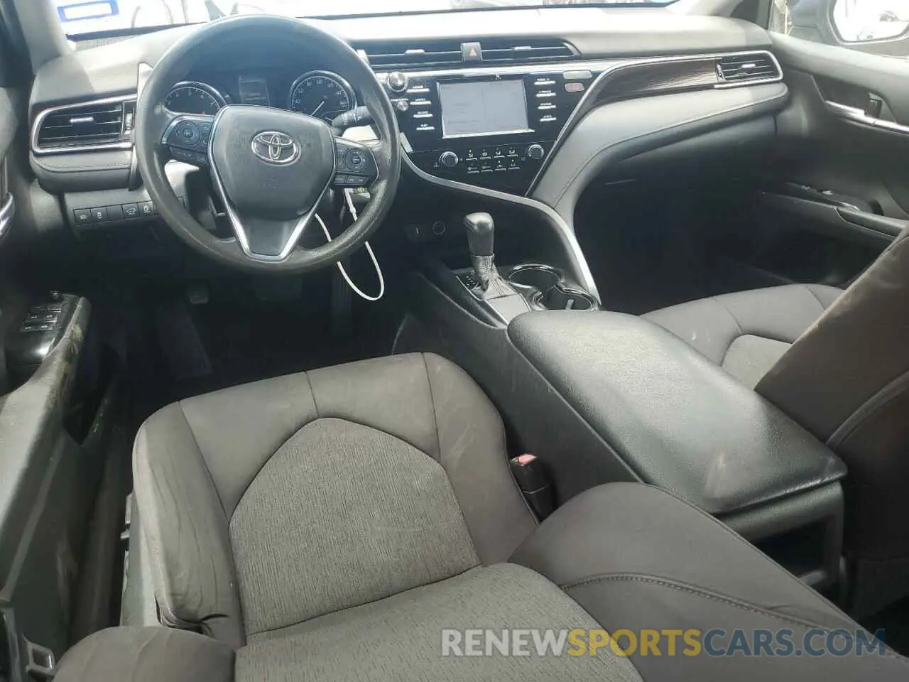 8 fotografías del automóvil dañado 4T1B11HK0KU274307 TOYOTA CAMRY 2019