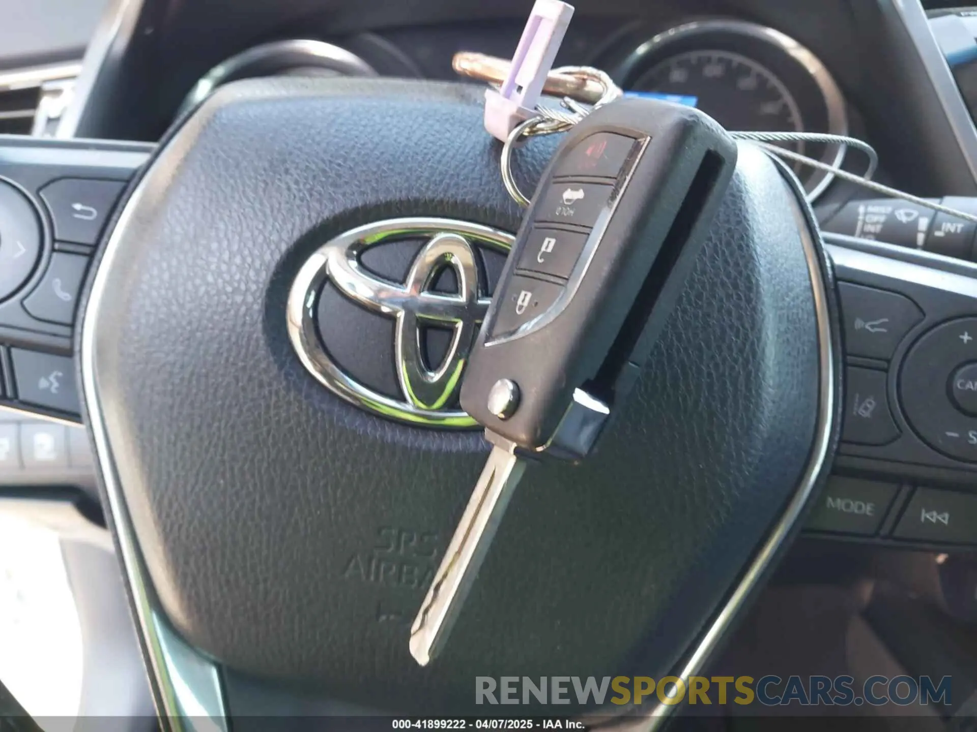11 fotografías del automóvil dañado 4T1B11HK0KU276378 TOYOTA CAMRY 2019