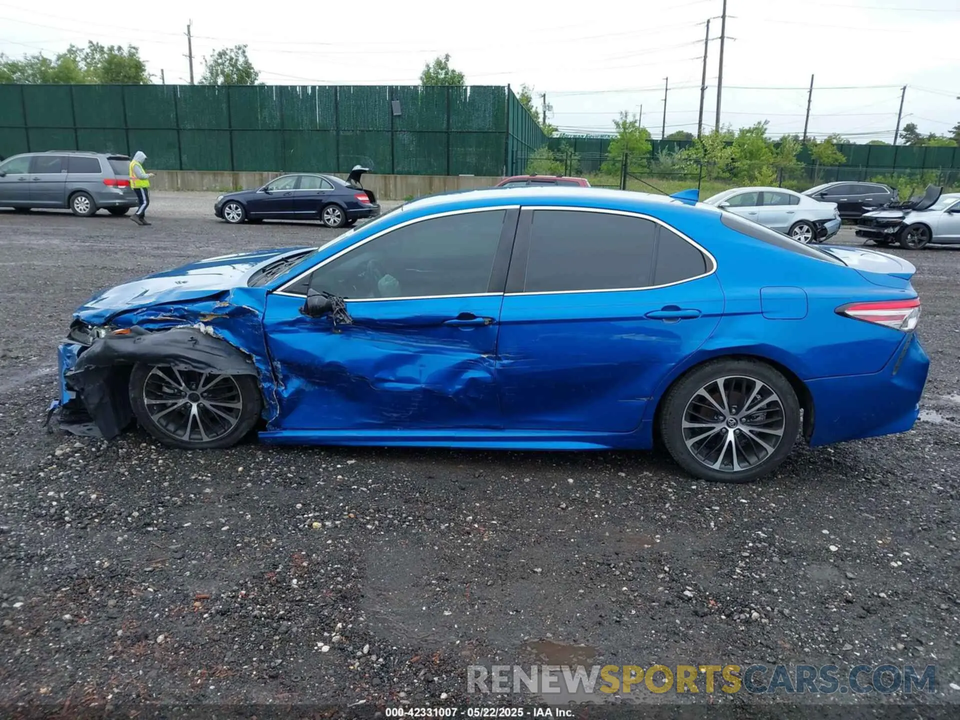 14 fotografías del automóvil dañado 4T1B11HK0KU278079 TOYOTA CAMRY 2019