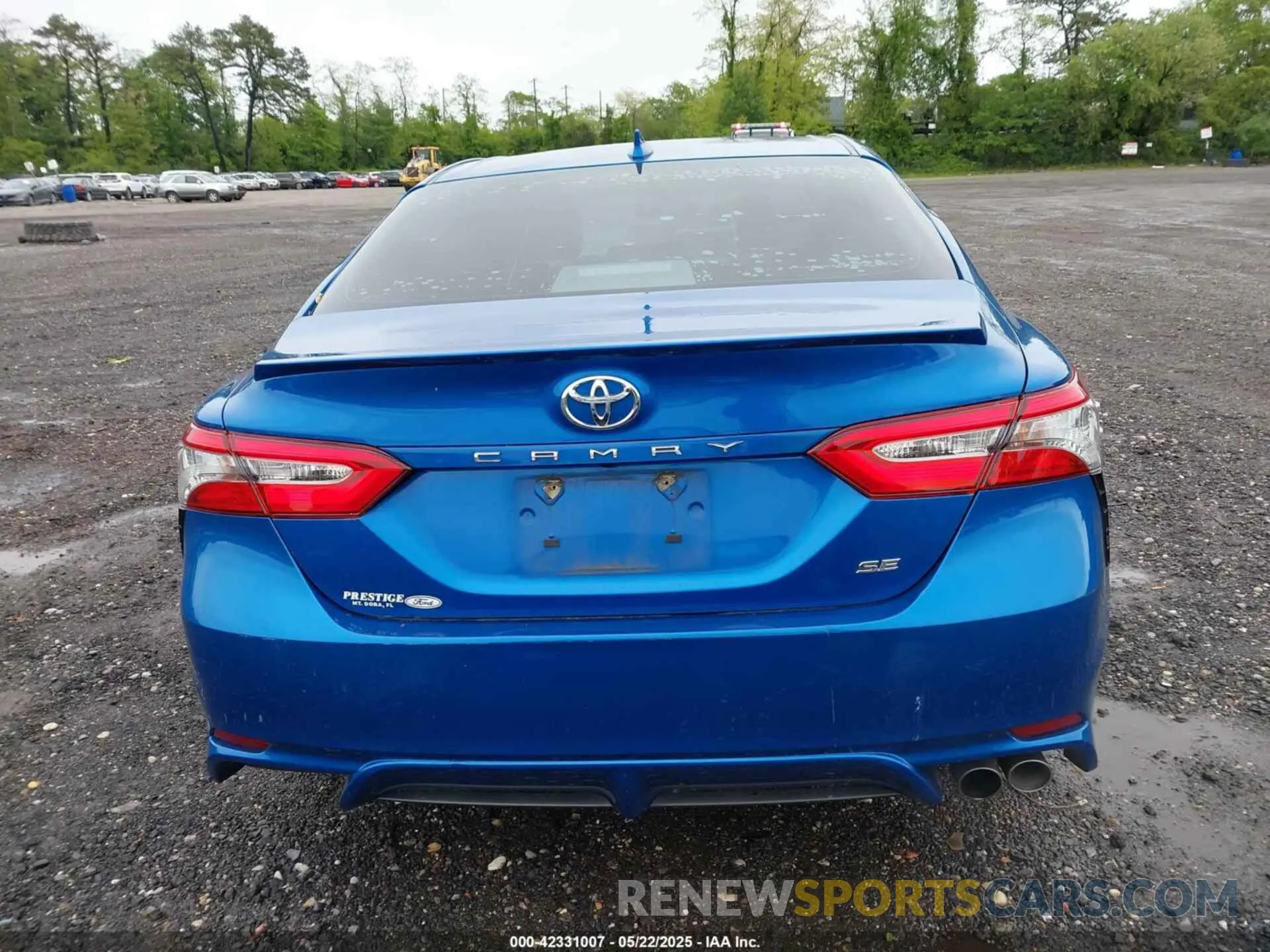 16 fotografías del automóvil dañado 4T1B11HK0KU278079 TOYOTA CAMRY 2019