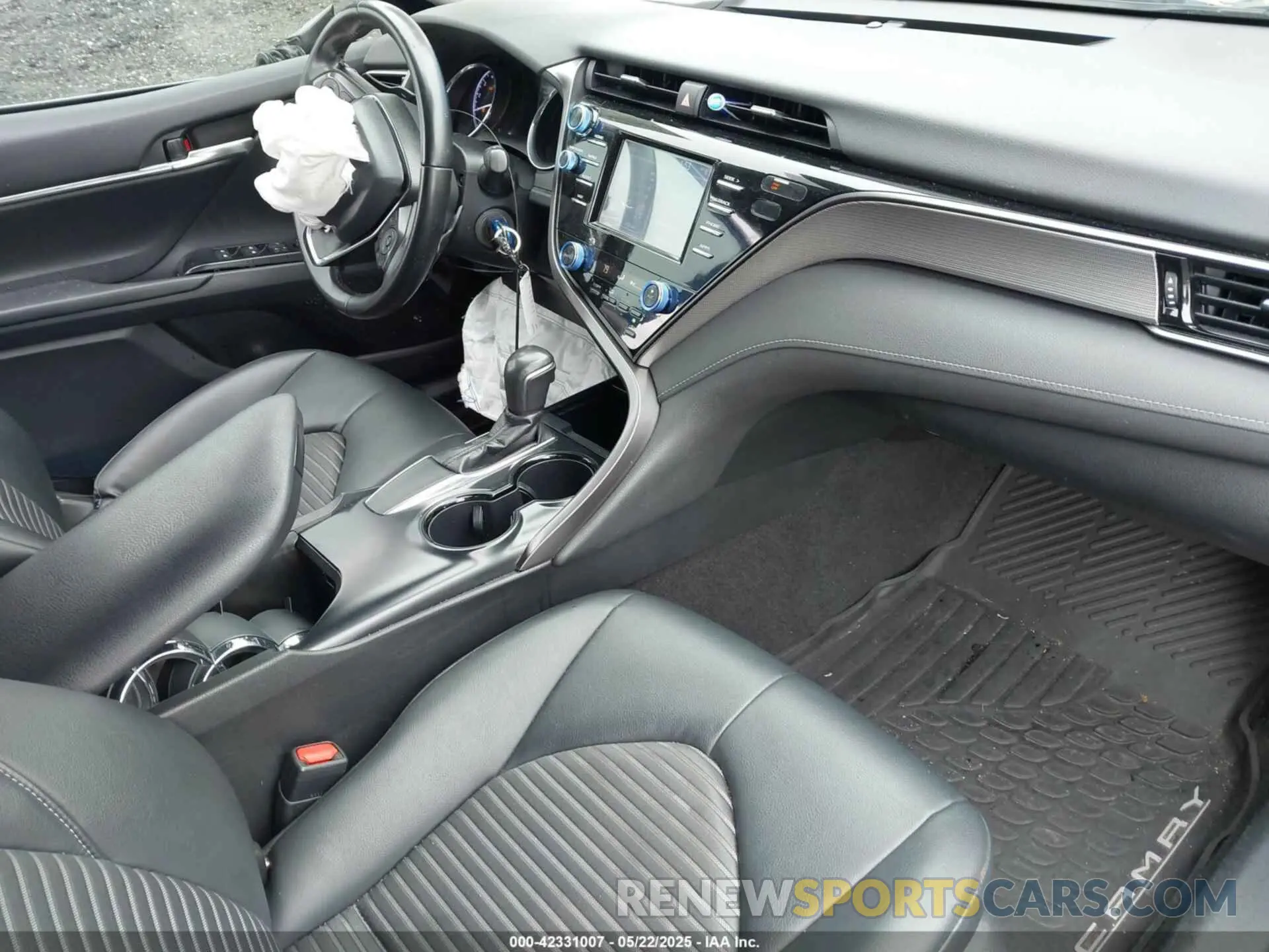 5 fotografías del automóvil dañado 4T1B11HK0KU278079 TOYOTA CAMRY 2019