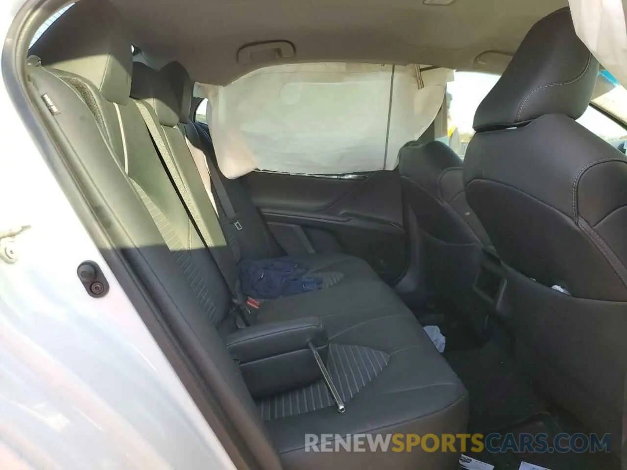10 fotografías del automóvil dañado 4T1B11HK0KU294749 TOYOTA CAMRY 2019