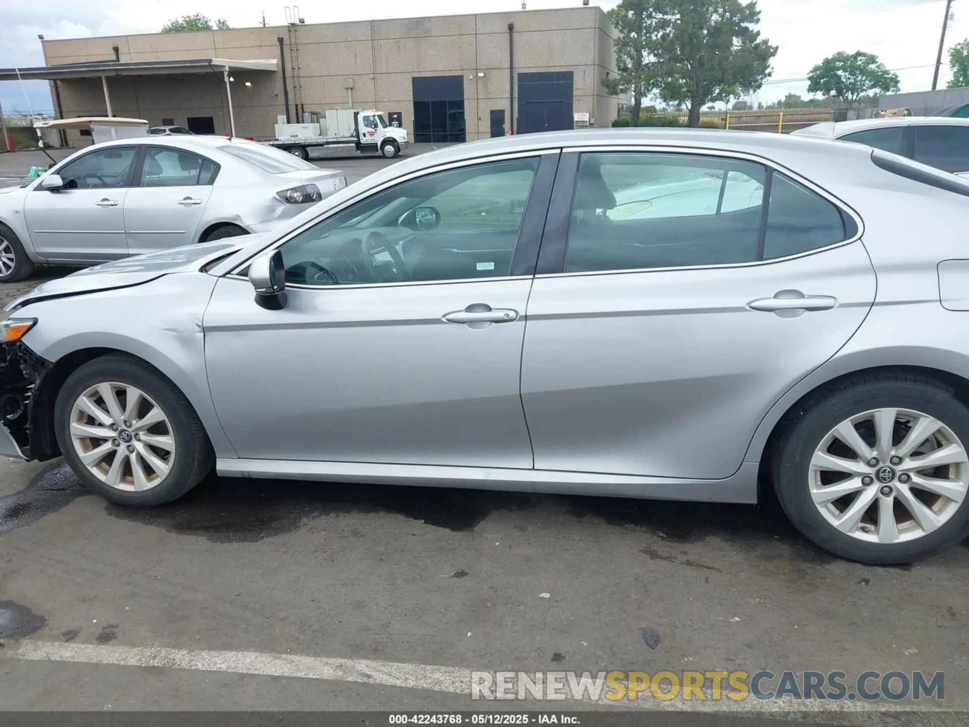 14 fotografías del automóvil dañado 4T1B11HK0KU297733 TOYOTA CAMRY 2019