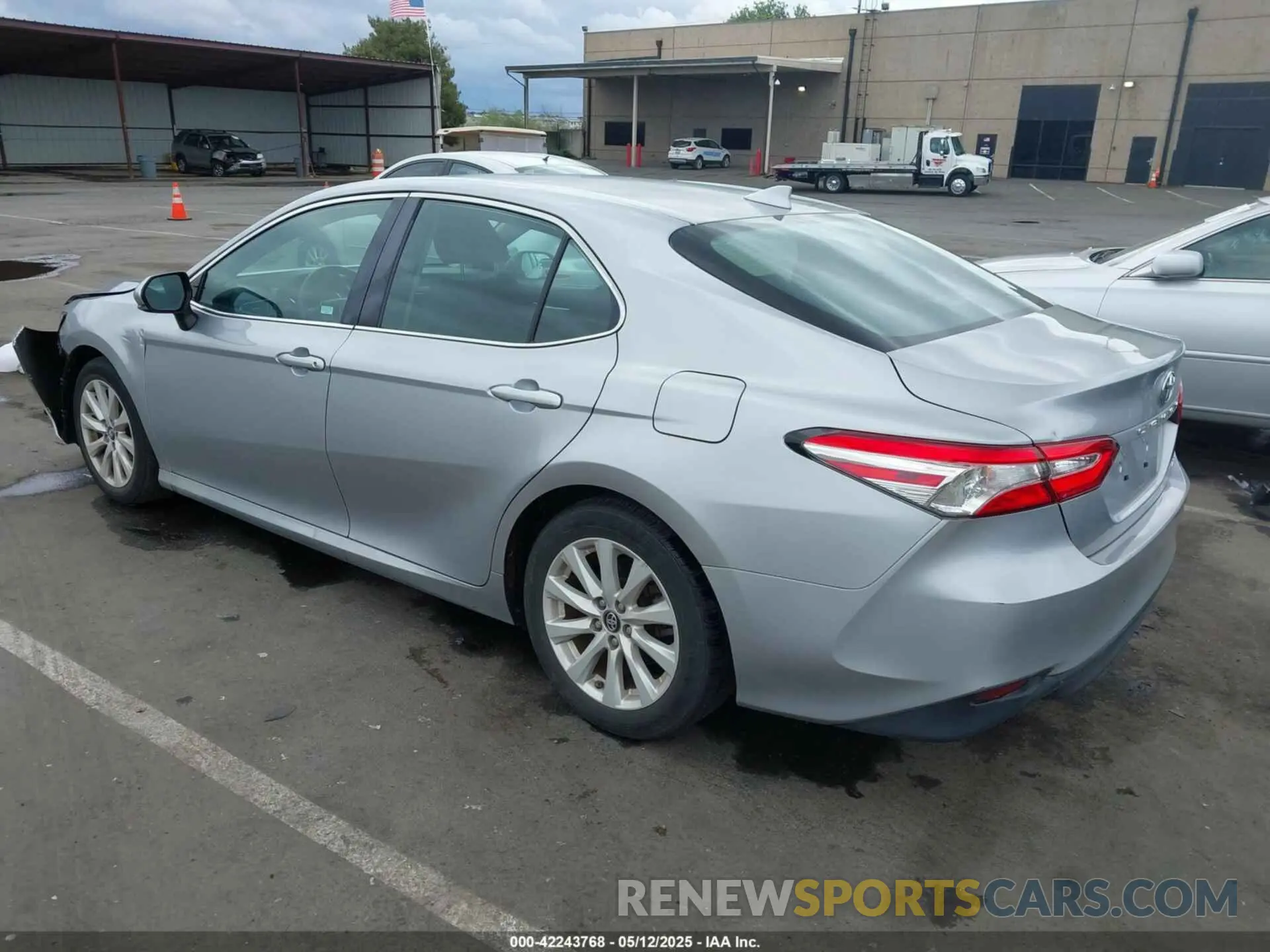 3 fotografías del automóvil dañado 4T1B11HK0KU297733 TOYOTA CAMRY 2019